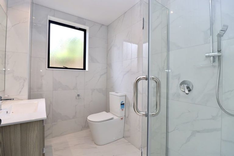 Photo of property in 127c Oreil Avenue, West Harbour, Auckland, 0618