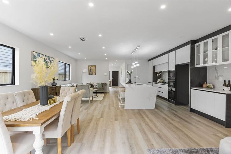 Photo of property in 48 Elevation Street, Flat Bush, Auckland, 2019