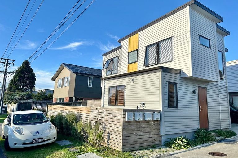 Photo of property in 1/4 Edgerton Road, Te Atatu Peninsula, Auckland, 0610