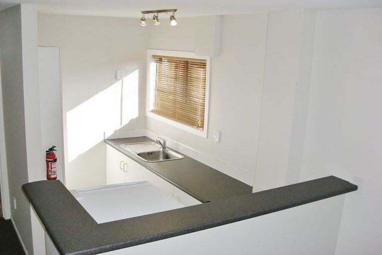 Photo of property in 1/9-11 Masterton Road, Rothesay Bay, Auckland, 0630