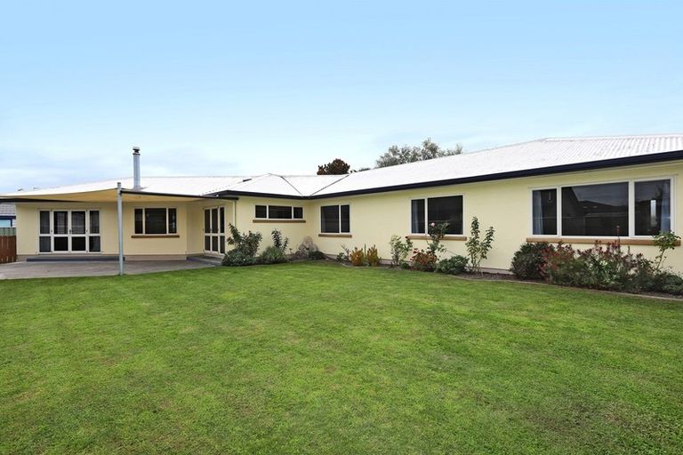 Photo of property in 17 Chelsea Drive, Taradale, Napier, 4112