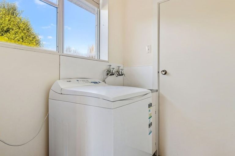 Photo of property in 2/15 Dovedale Avenue, Ilam, Christchurch, 8041