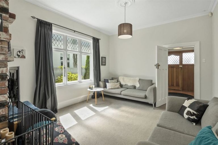 Photo of property in 129 Somerfield Street, Somerfield, Christchurch, 8024