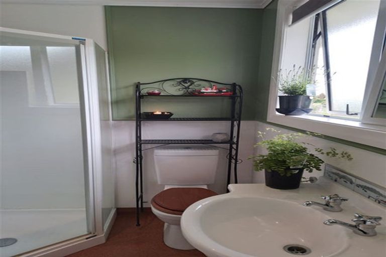 Photo of property in 9 Clifford Street, Clinton, 9534