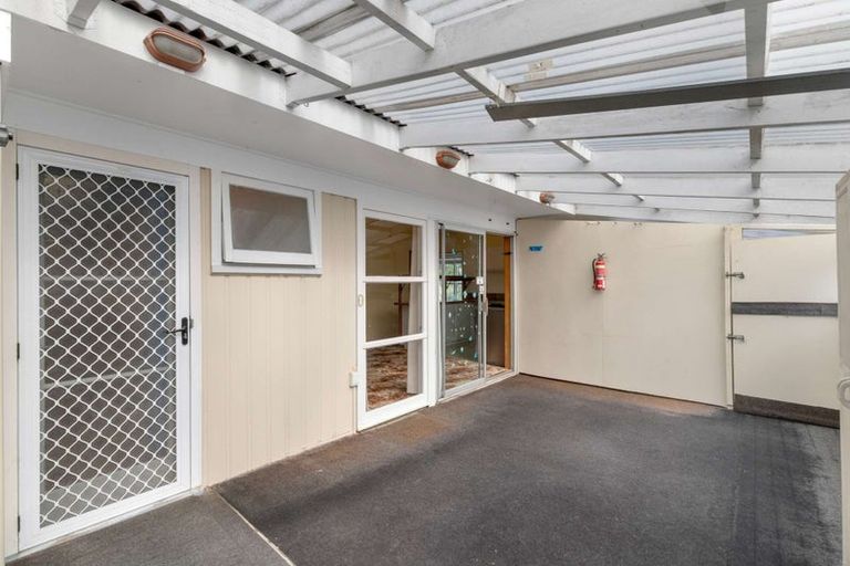 Photo of property in 23 Fernleigh Avenue, Waiuku, 2123