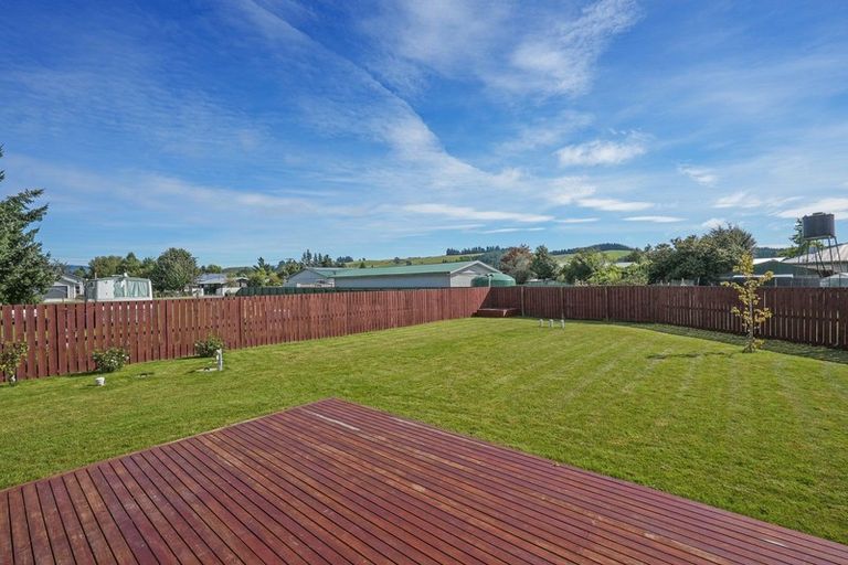 Photo of property in 37 Cross Street, Coalgate, 7673