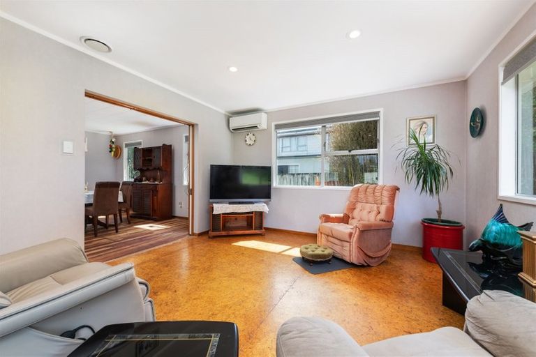 Photo of property in 62 Chilcott Road, Henderson, Auckland, 0612