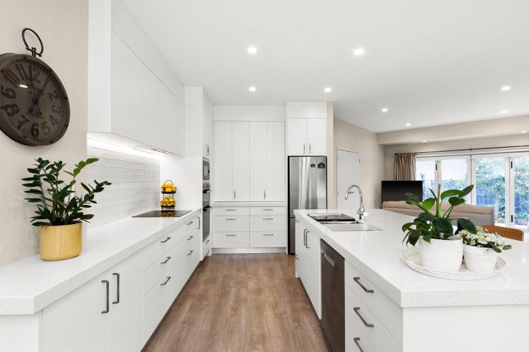 Photo of property in 12 Washington Place, Havelock North, 4130