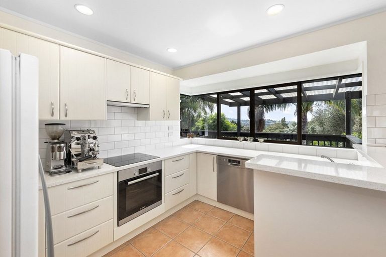 Photo of property in 3b Laingrange Place, Laingholm, Auckland, 0604