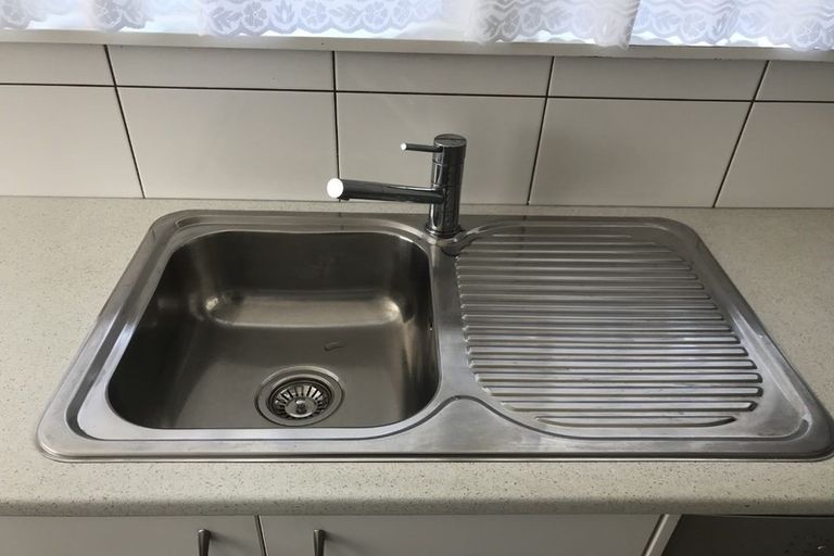 Photo of property in 11a Bamboo Grove, Kelston, Auckland, 0602