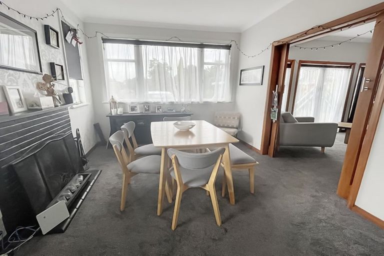 Photo of property in 27 Knowles Street, Terrace End, Palmerston North, 4410