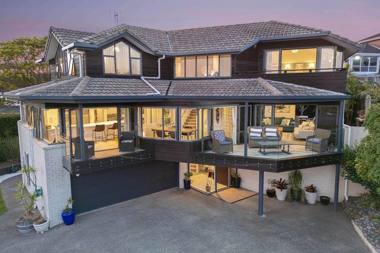 Photo of property in 1/35 Channel View Road, Campbells Bay, Auckland, 0630