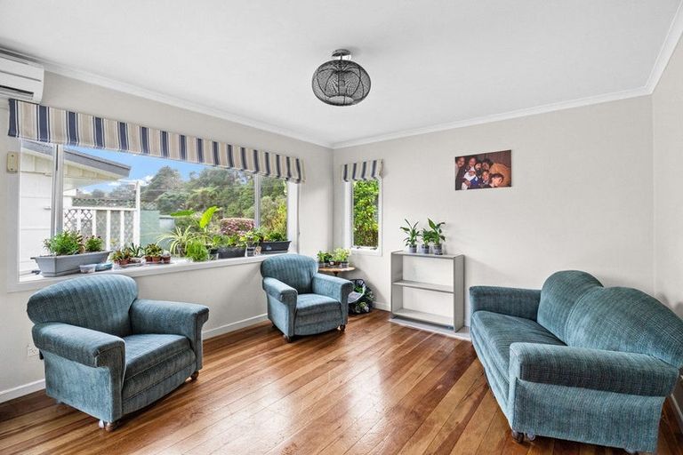 Photo of property in 31 Awanui Street, Merrilands, New Plymouth, 4312