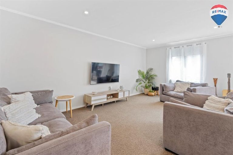 Photo of property in 17 Norton Park Avenue, Fairfield, Lower Hutt, 5011