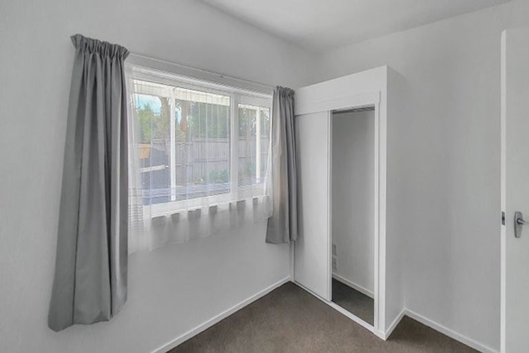 Photo of property in 4/176 Henderson Valley Road, Henderson, Auckland, 0612
