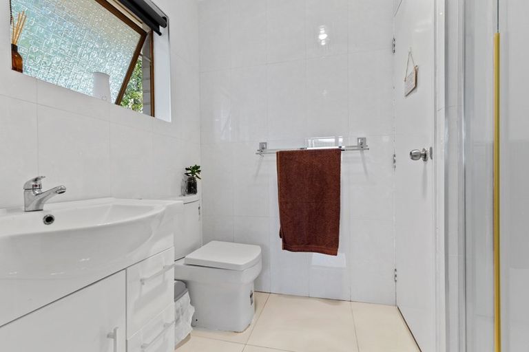 Photo of property in 6 Suwyn Place, Weymouth, Auckland, 2103