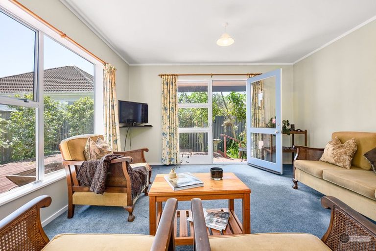 Photo of property in 2/2 Haig Street, Waterloo, Lower Hutt, 5011