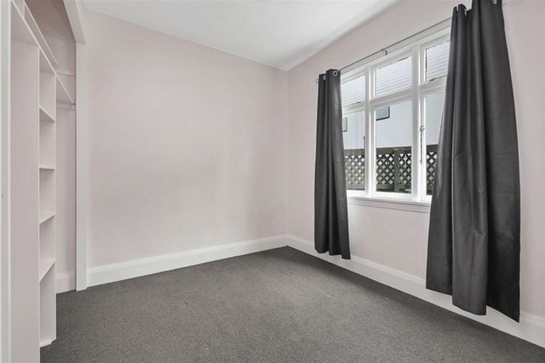 Photo of property in 1/19 Hills Road, Edgeware, Christchurch, 8013