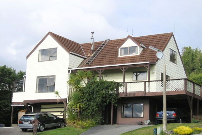 Photo of property in 12 Roman Close, Silverstream, Upper Hutt, 5019