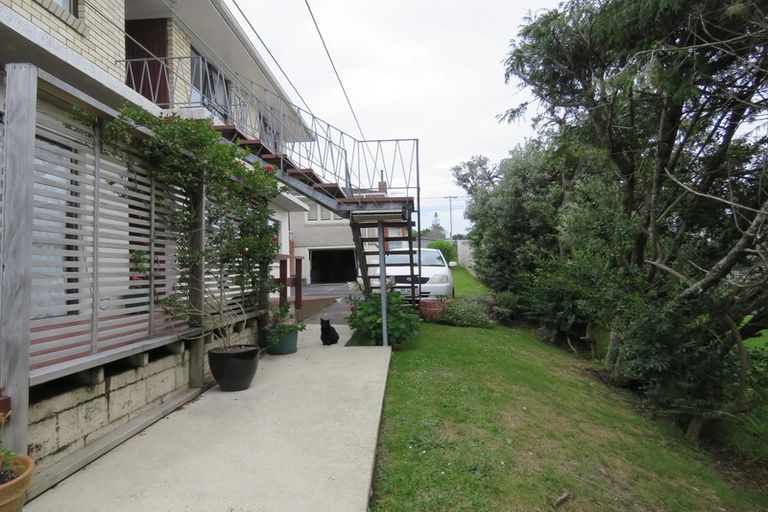 Photo of property in 3/3 Blease Street, New Lynn, Auckland, 0600