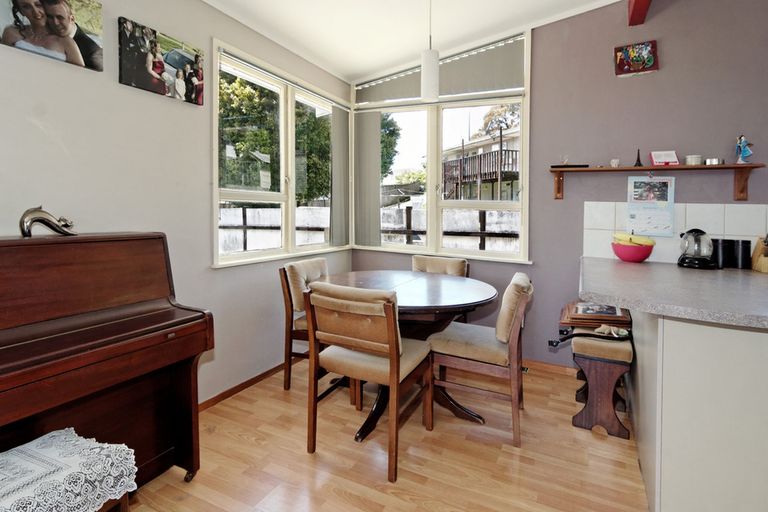 Photo of property in 69a Captain Scott Road, Glen Eden, Auckland, 0602