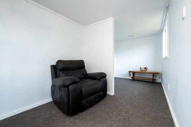 Photo of property in 42 Oldham Avenue, Onekawa, Napier, 4110