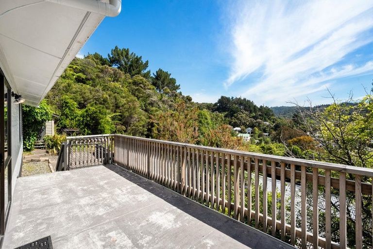 Photo of property in 32 John Street, Stokes Valley, Lower Hutt, 5019