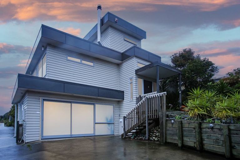 Photo of property in 5 Elliston Crescent, Stanmore Bay, Whangaparaoa, 0932