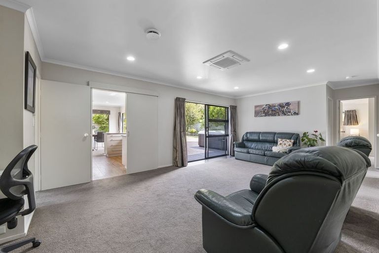 Photo of property in 43 Roto Street, Hurdon, New Plymouth, 4310