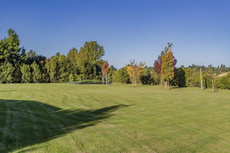 Photo of property in 20 Teviotview Place, Amberley, 7410