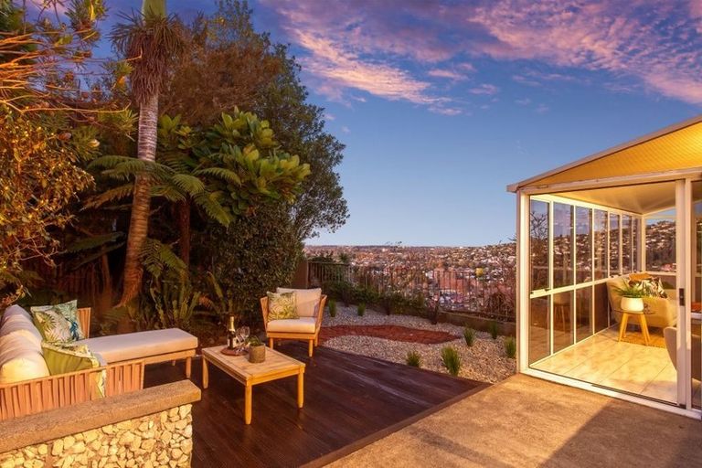 Photo of property in 1/39 Whareora Terrace, Cashmere, Christchurch, 8022