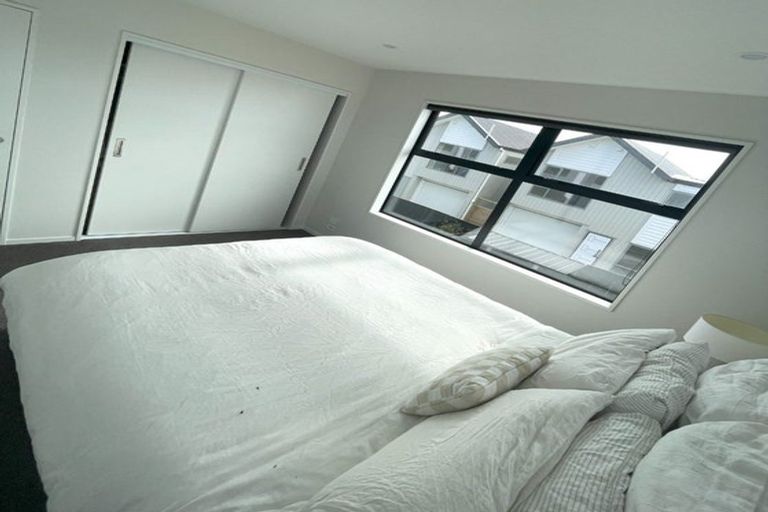 Photo of property in 9/66 Metcalfe Road, Ranui, Auckland, 0612