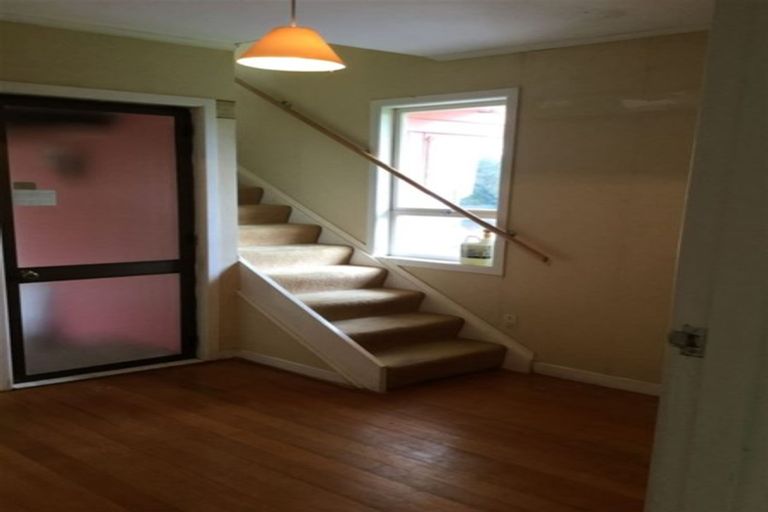 Photo of property in 10 Boler Place, New Lynn, Auckland, 0600