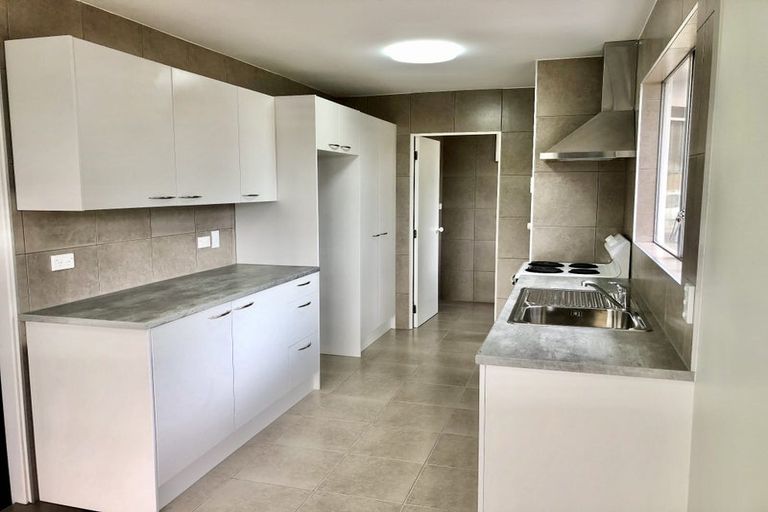 Photo of property in 1/7 Classic Grove, Bayview, Auckland, 0629