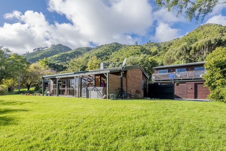 Photo of property in 167 Huia Street, Waikanae, 5391