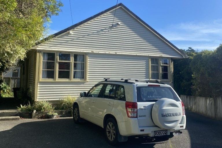 Photo of property in 21 Warwick Street, Wilton, Wellington, 6012