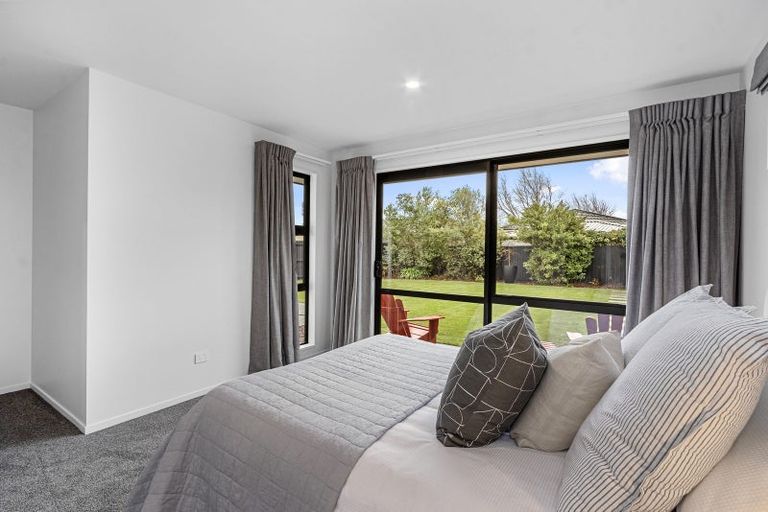 Photo of property in 2 Beauford Place, Parklands, Christchurch, 8083