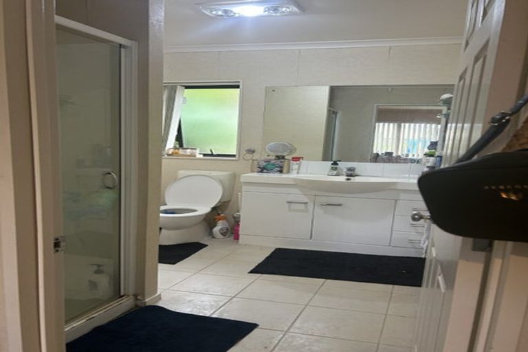 Photo of property in 6 Chelmsley Avenue, Henderson, Auckland, 0612