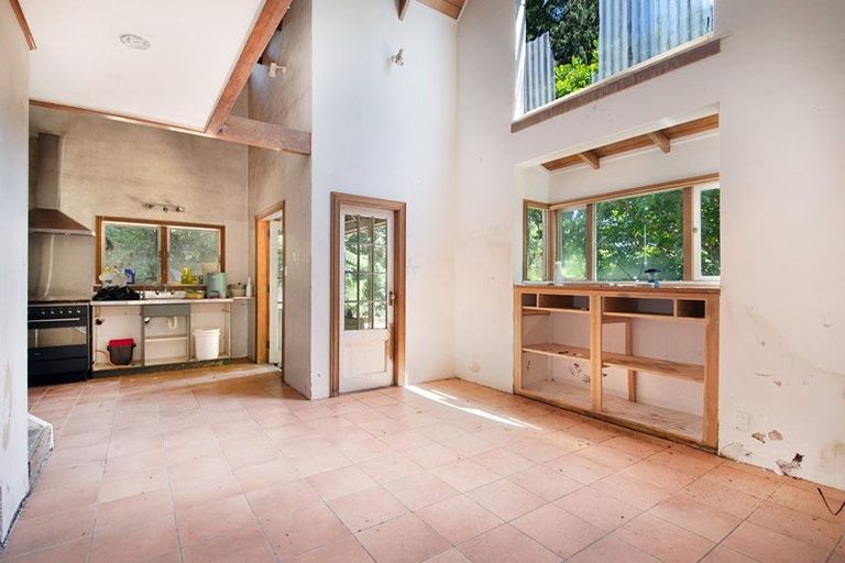 Photo of property in 154 Opanuku Road, Henderson Valley, Auckland, 0612