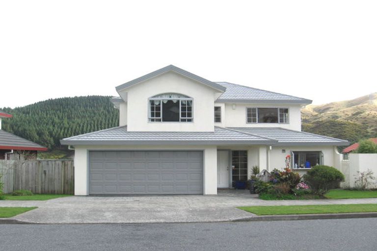 Photo of property in 18 Furlong Crescent, Churton Park, Wellington, 6037