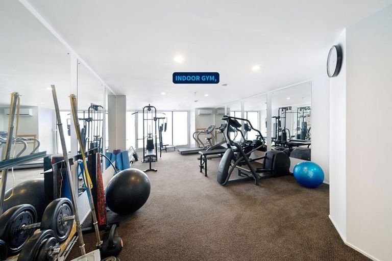 Photo of property in 2i/175 Hurstmere Road, Takapuna, Auckland, 0622