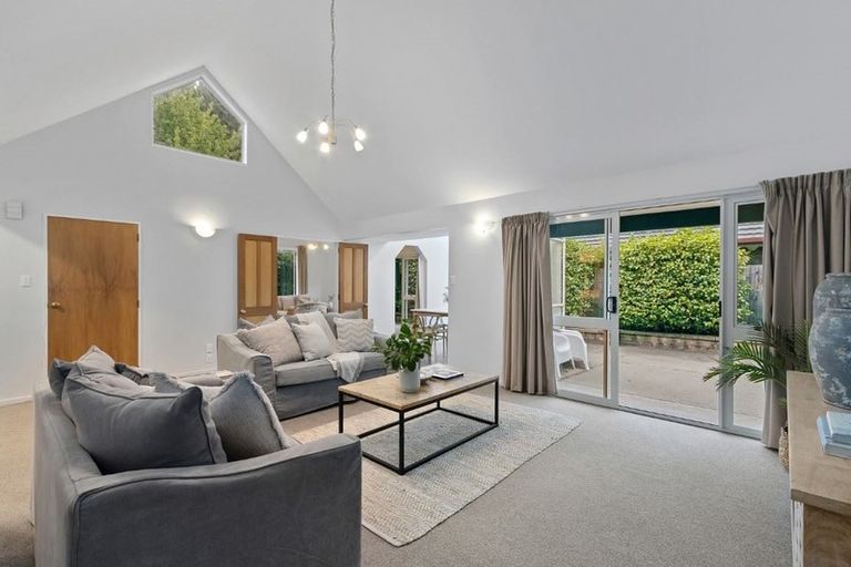 Photo of property in 9 Cricklewood Place, Avonhead, Christchurch, 8042