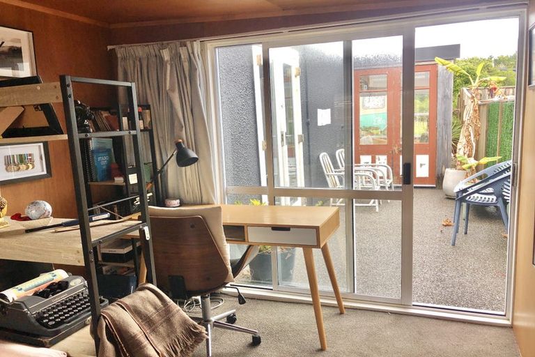 Photo of property in 16 Chrystal Street, Foxton Beach, Foxton, 4815