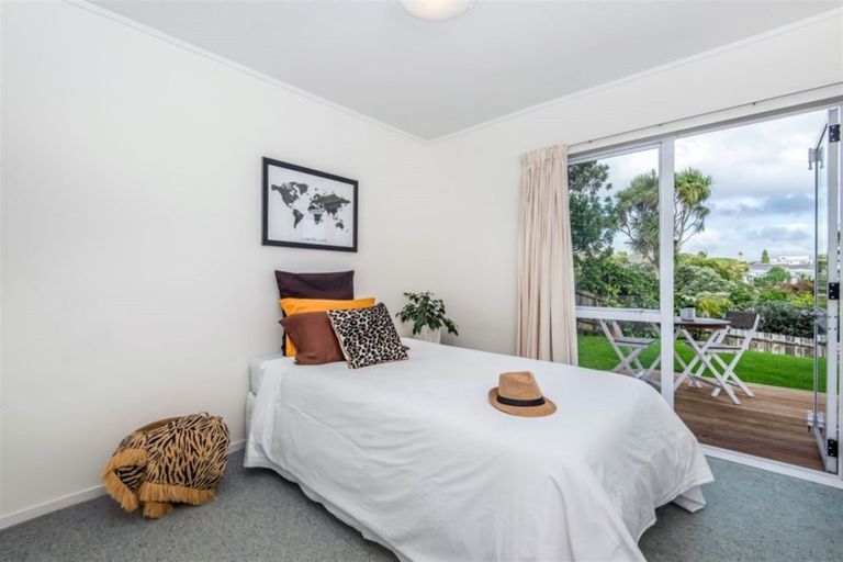 Photo of property in 20 Rugby Road, Birkenhead, Auckland, 0626