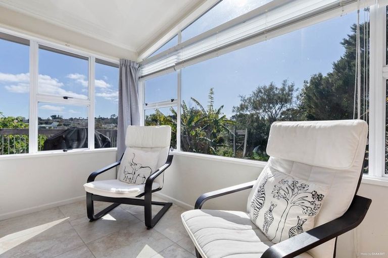 Photo of property in 18 Madison Place, Forrest Hill, Auckland, 0620