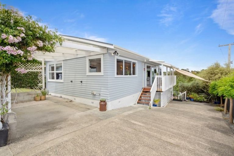 Photo of property in 72 Verbena Road, Birkdale, Auckland, 0626