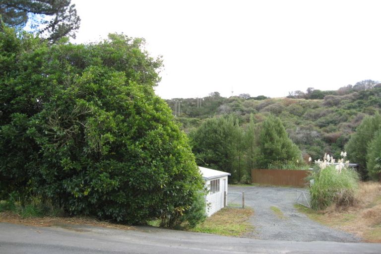 Photo of property in 1/608 East Coast Road, Pinehill, Auckland, 0630
