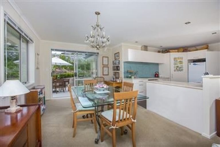 Photo of property in 2 Parkdale Close, Snells Beach, 0920