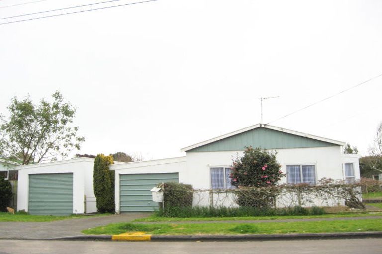 Photo of property in 24 Gossling Street, Okato, 4335