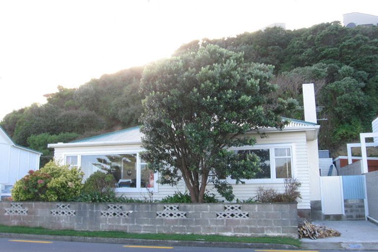 Photo of property in 36 Moana Road, Plimmerton, Porirua, 5026